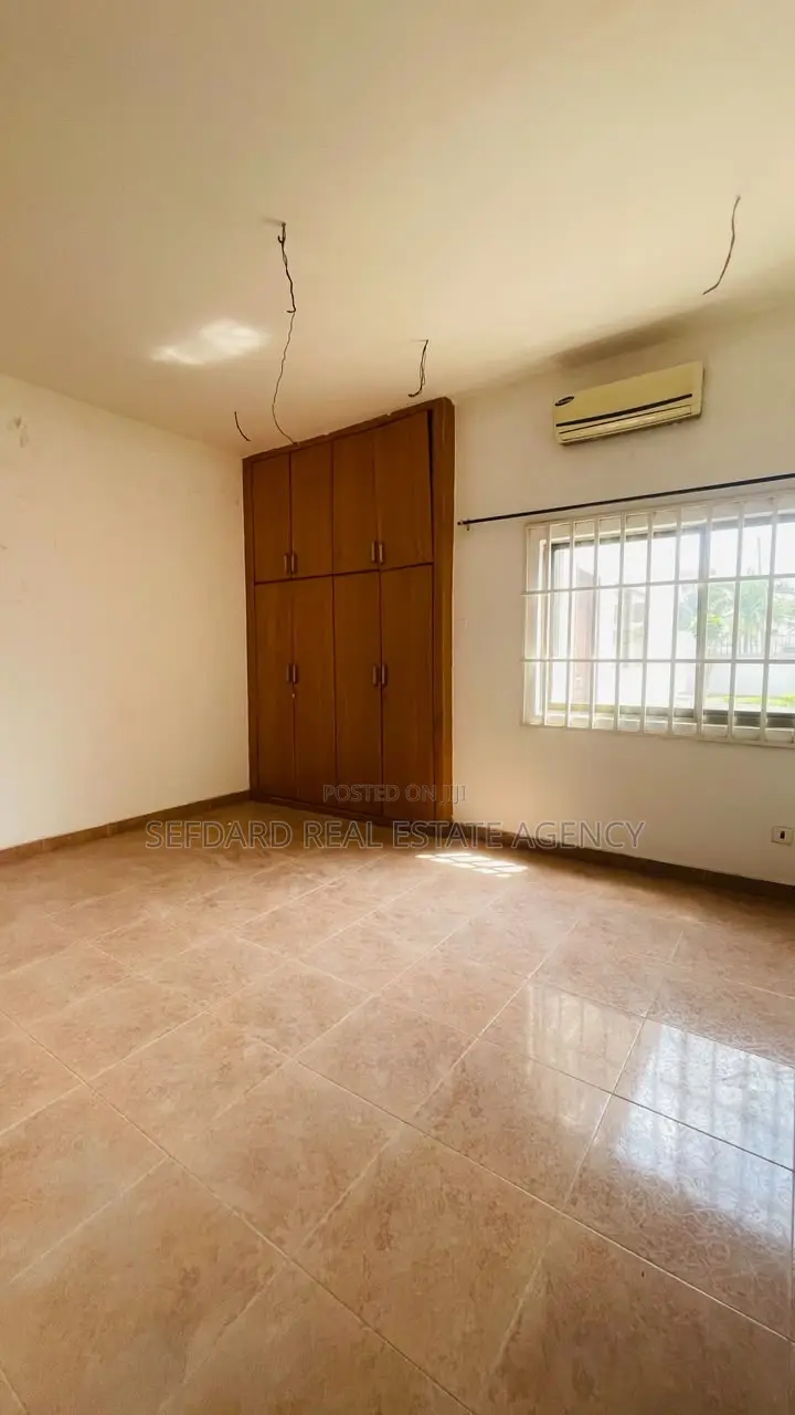 6bdrm House in Sefdard Properties, North Legon for rent