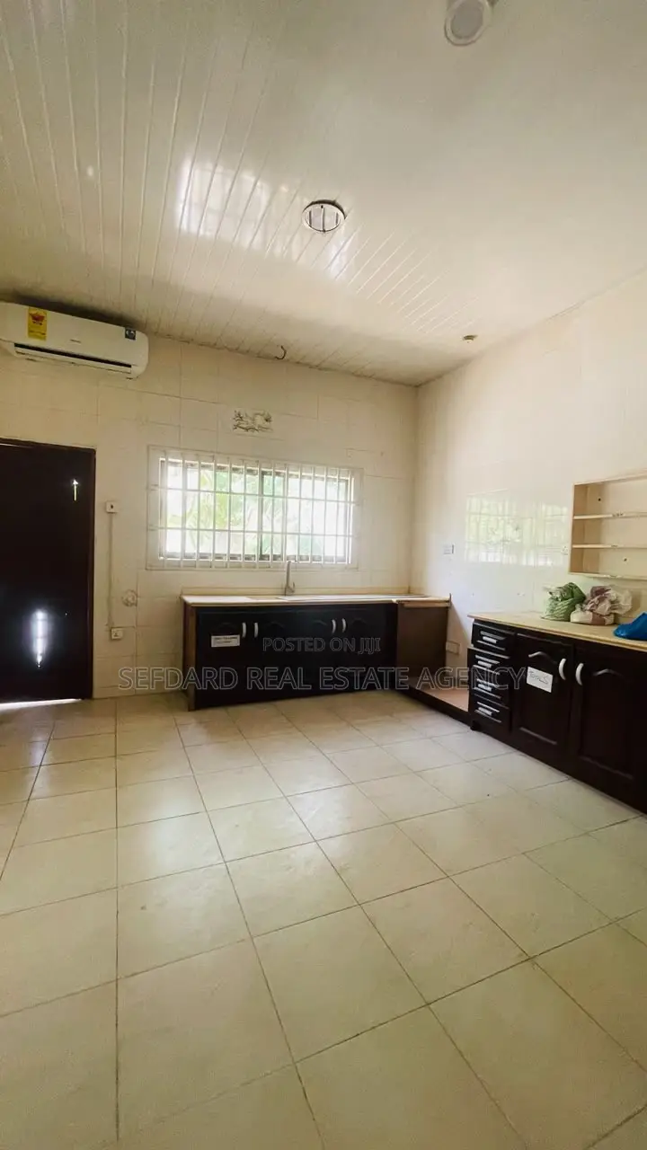 6bdrm House in Sefdard Properties, North Legon for rent