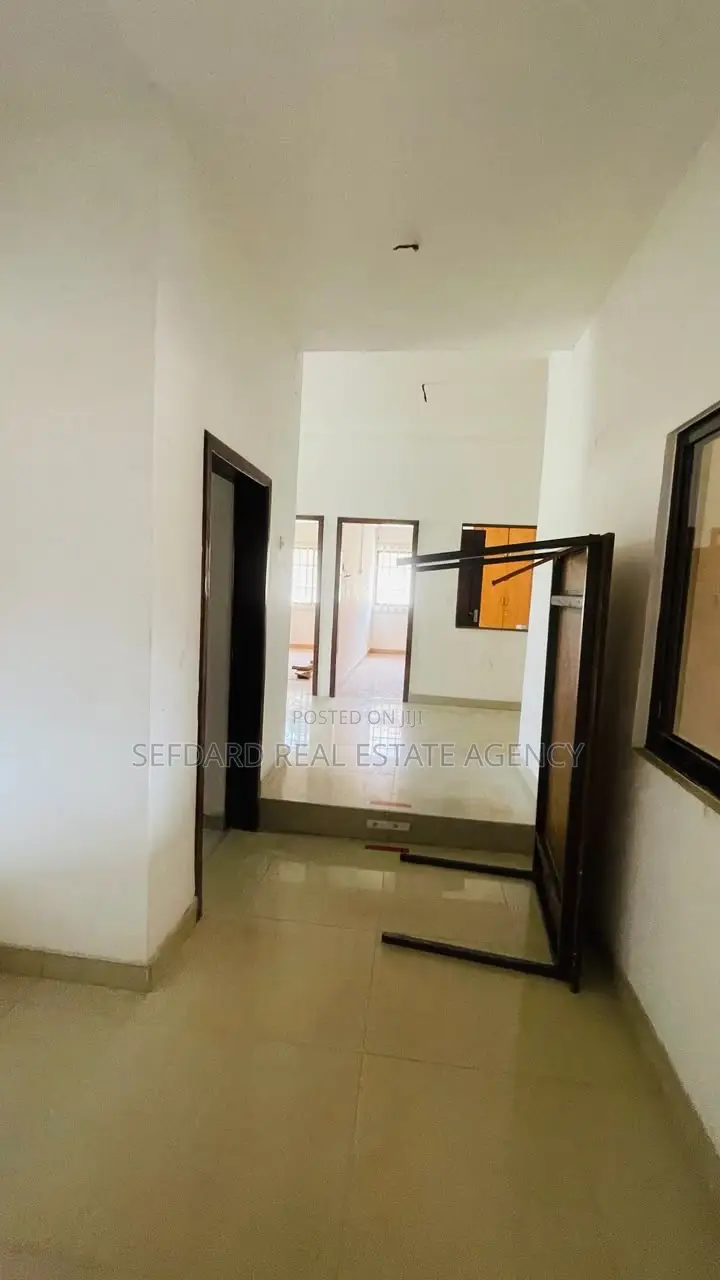 6bdrm House in Sefdard Properties, North Legon for rent