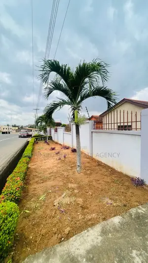 6bdrm House in Sefdard Properties, North Legon for rent