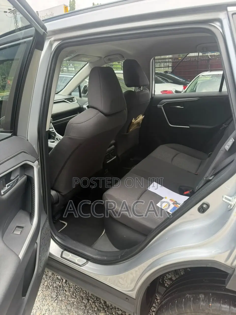 Toyota RAV4 2021 Silver