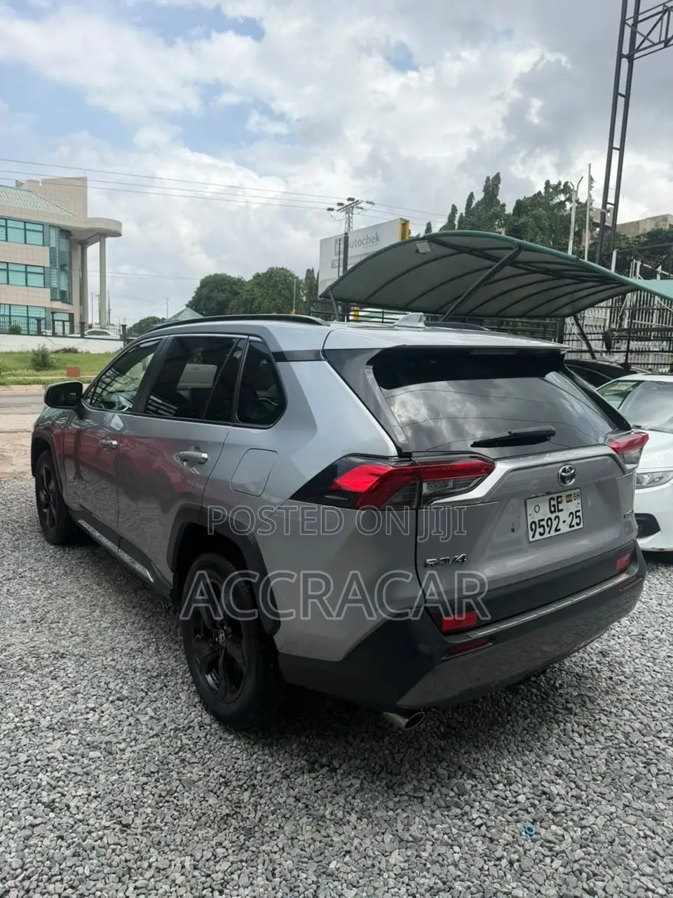 Toyota RAV4 2021 Silver