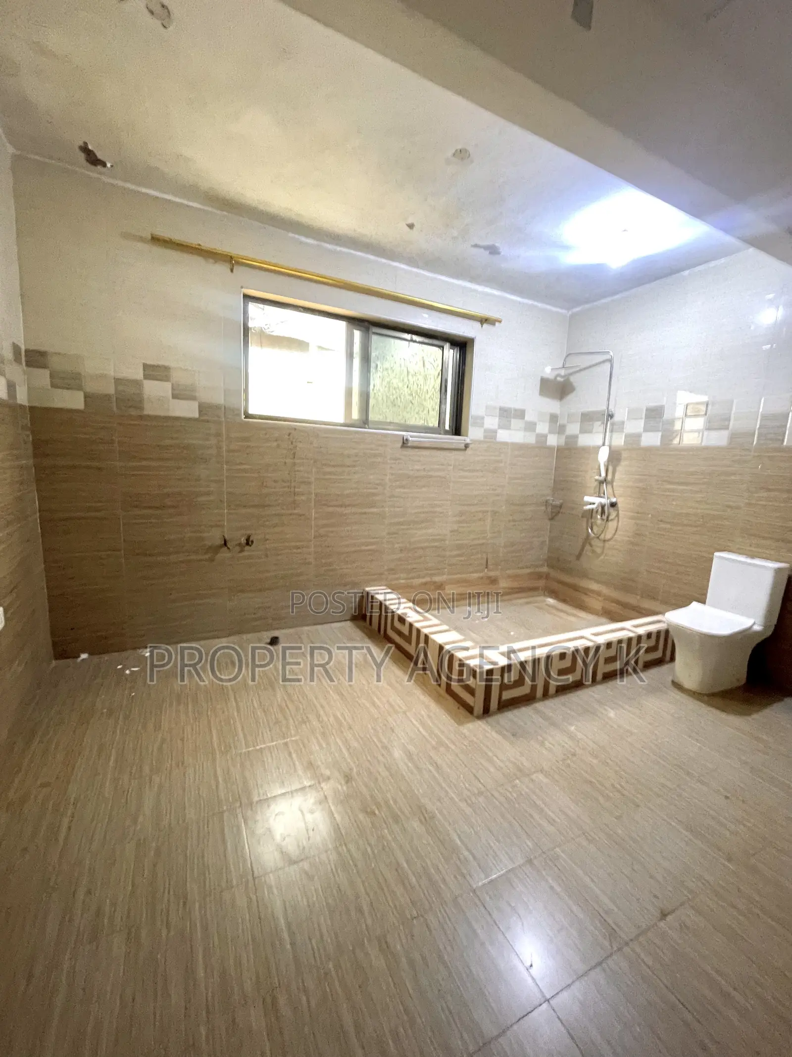 4bdrm Apartment in Avl Props, Old Barrier for rent