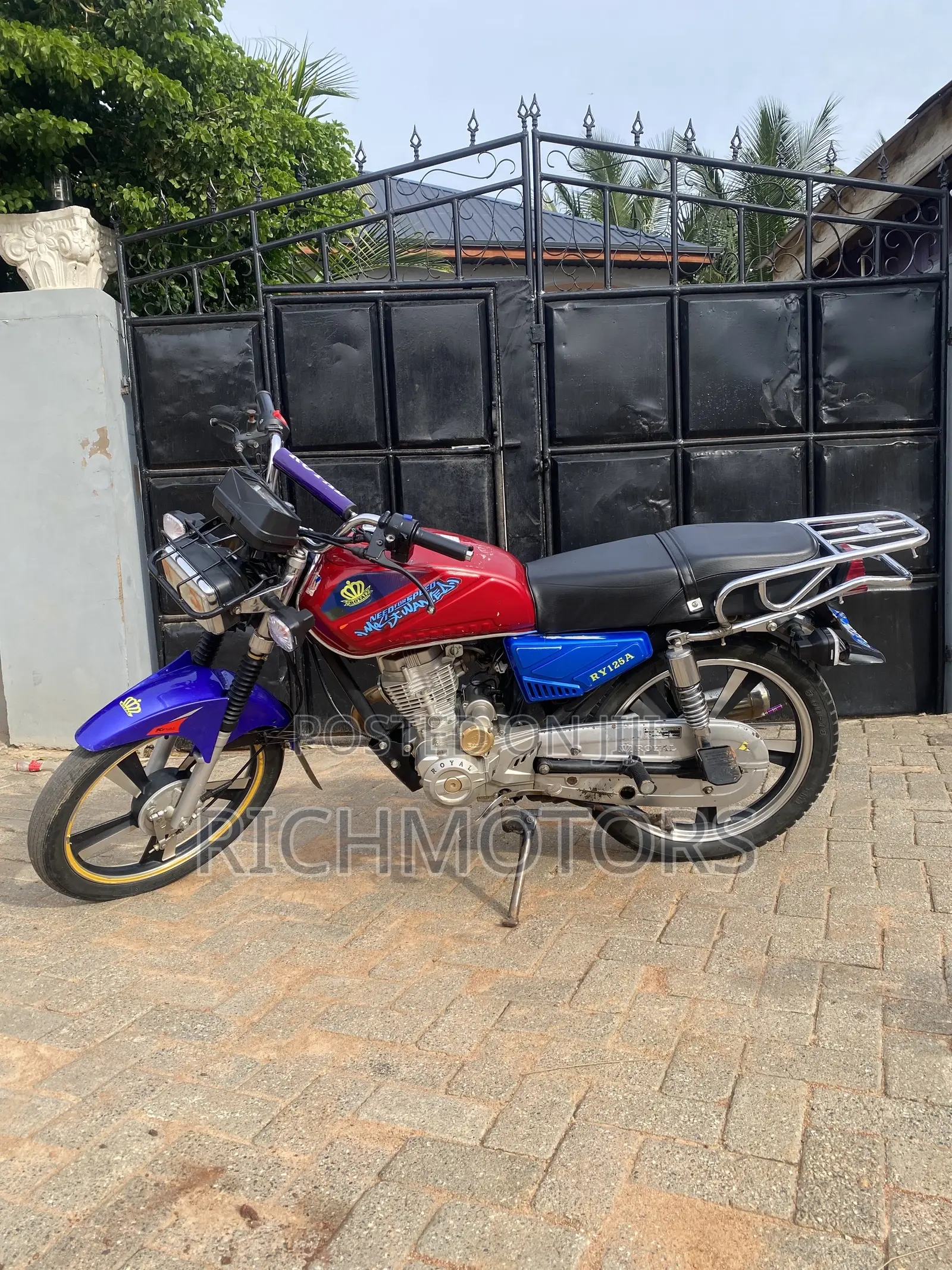 Royal RY125 2025 Red