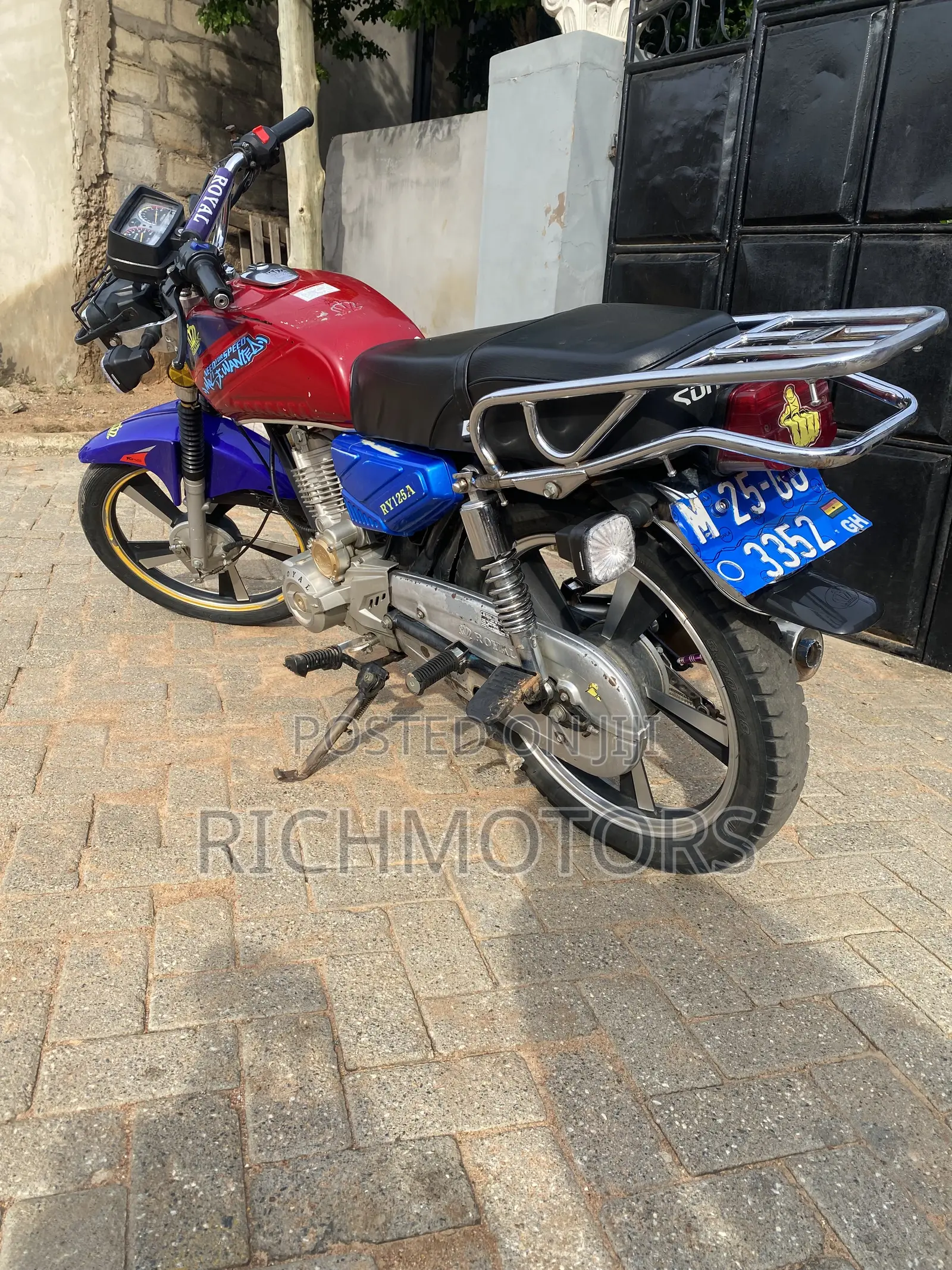 Royal RY125 2025 Red