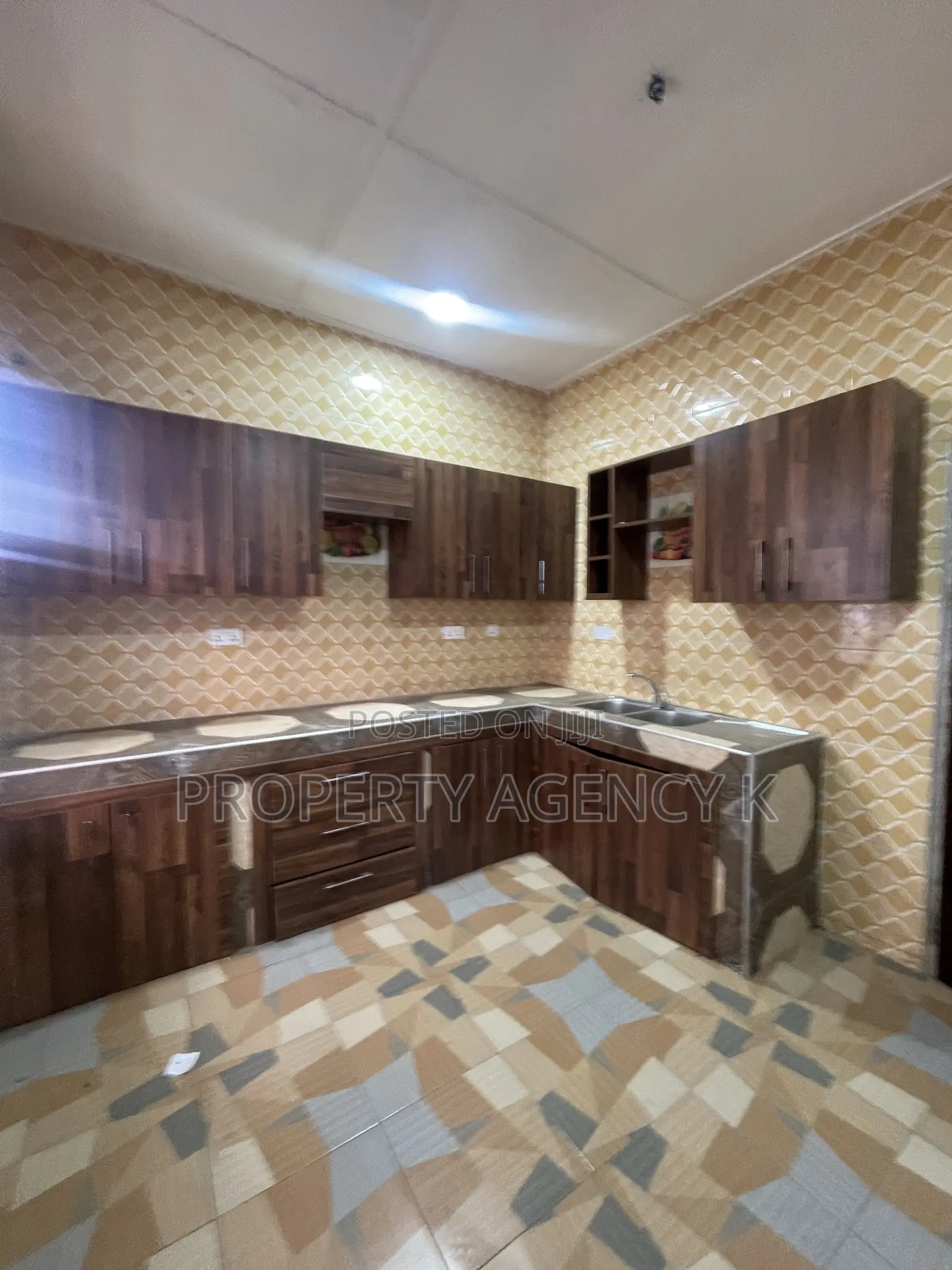 4bdrm Apartment in Avl Props, Old Barrier for rent
