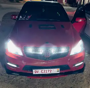 Mercedes-Benz C250 2014 Red