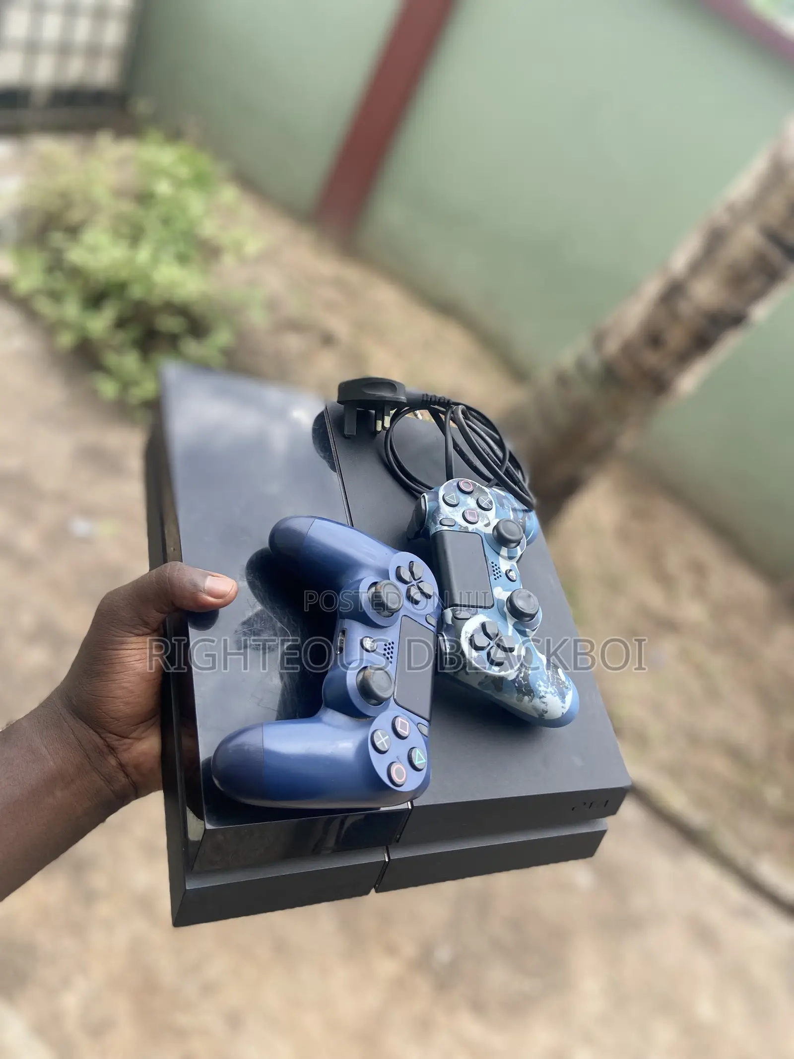 Ps4 Standard Two Controllers 4 Games
