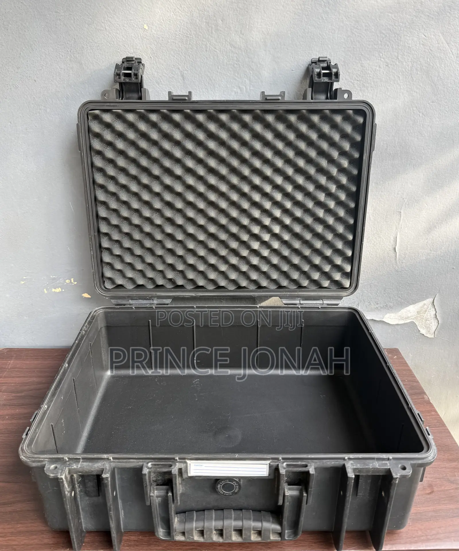 Nanuk Dslr Camera Case - Black / Eggshell Foam Pelican
