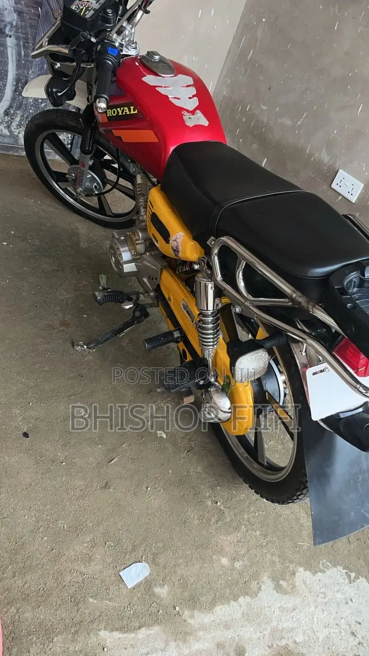 Royal RY125 2025 Red
