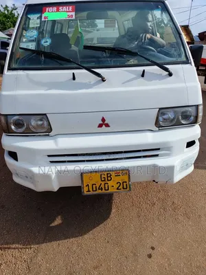 Mitsubishi L400 2009 White