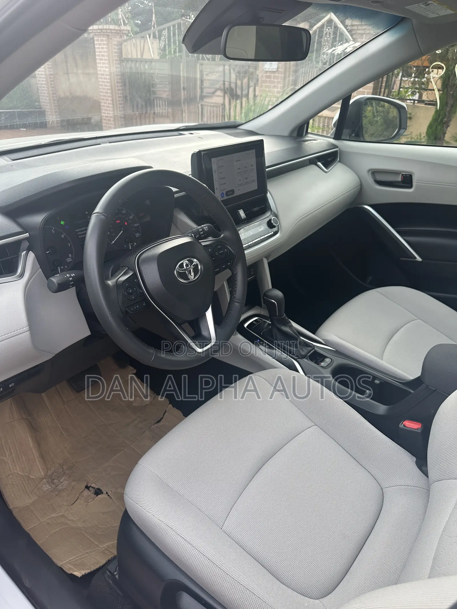 Toyota Corolla Cross 2024 White