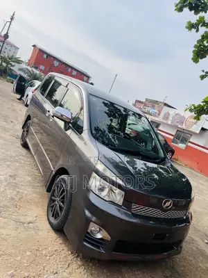Toyota Voxy 2012 Gray