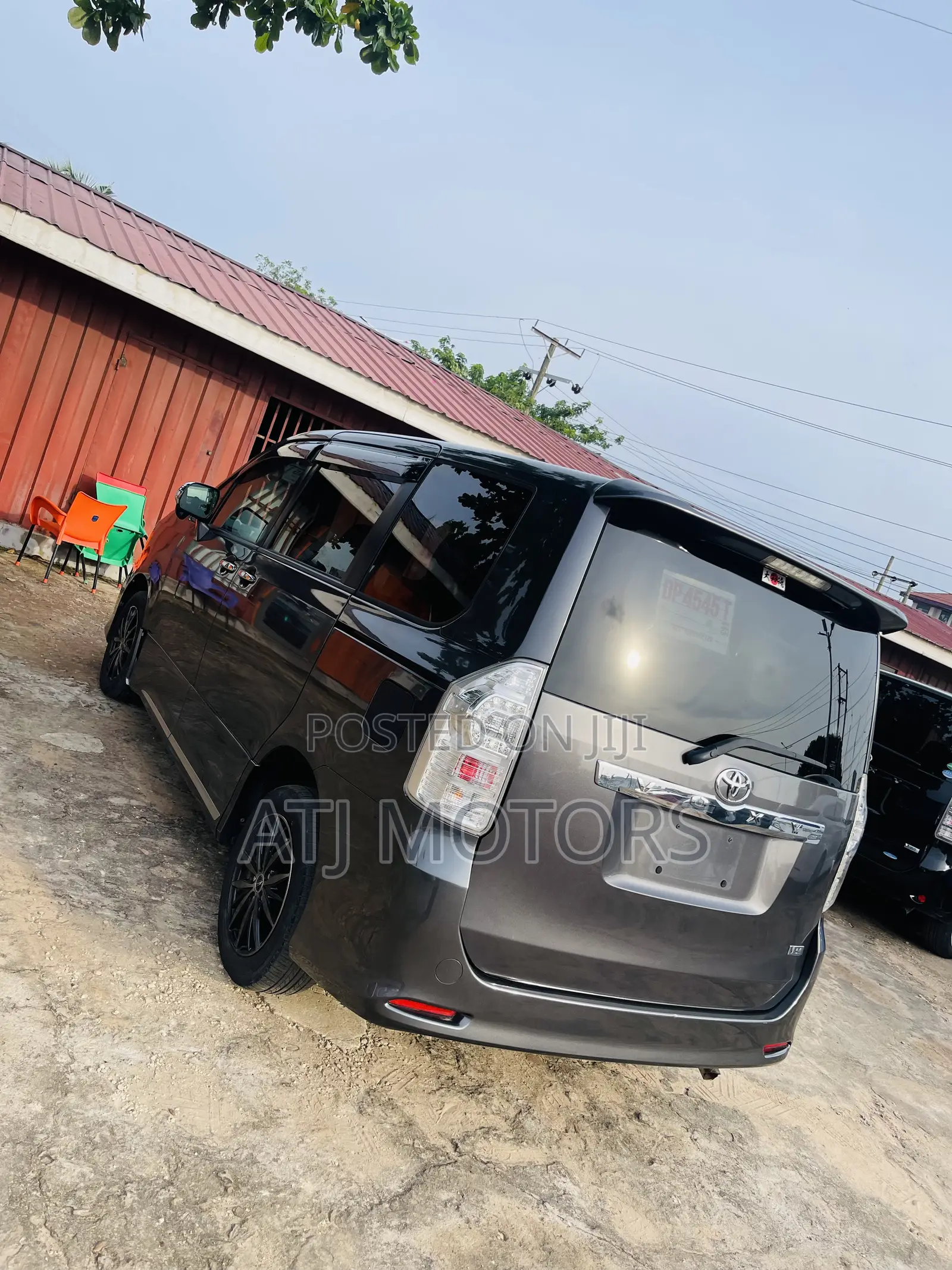 Toyota Voxy 2012 Gray