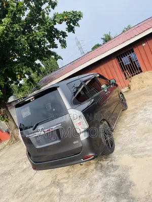 Toyota Voxy 2012 Gray