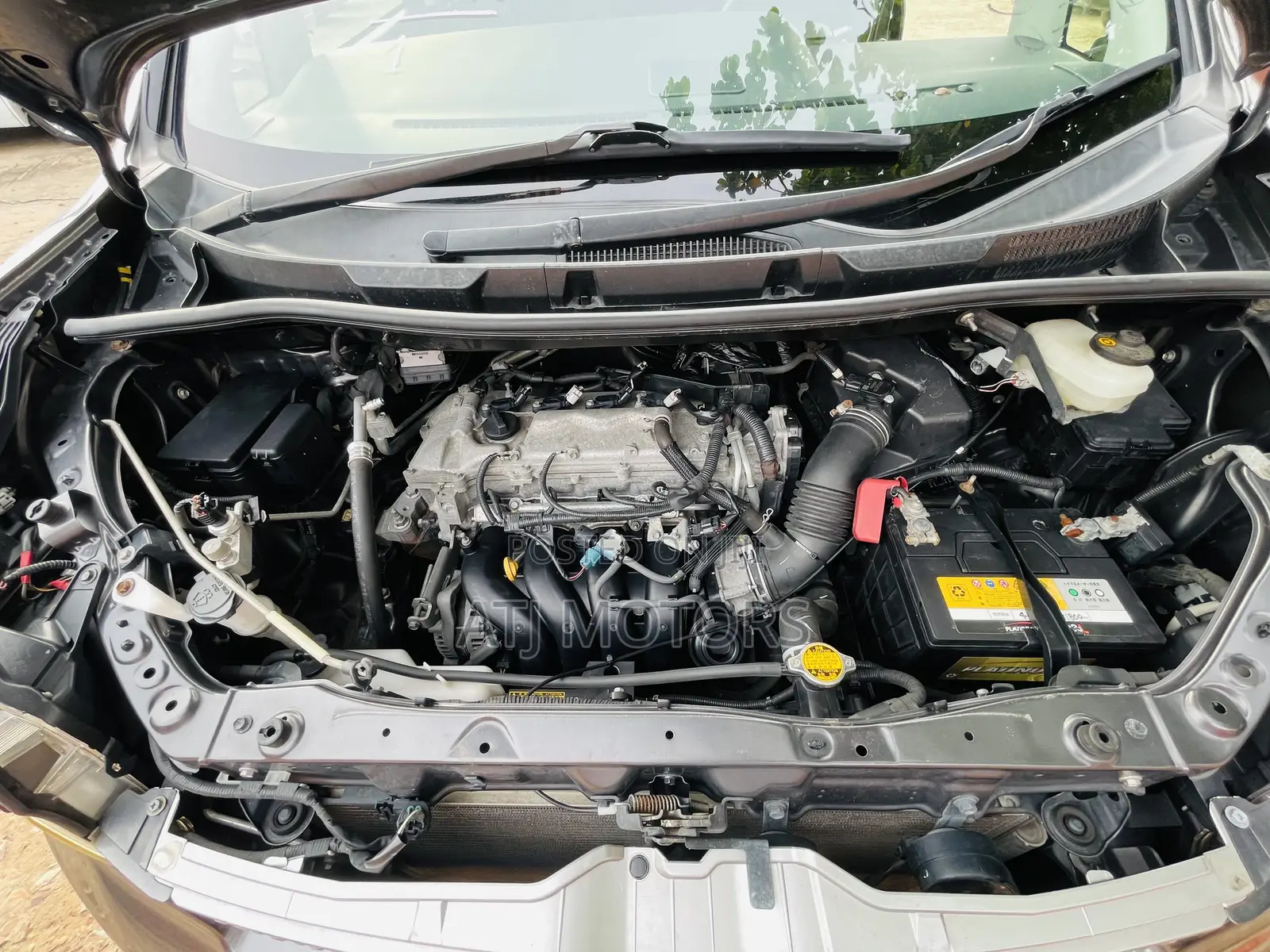 Toyota Voxy 2012 Gray
