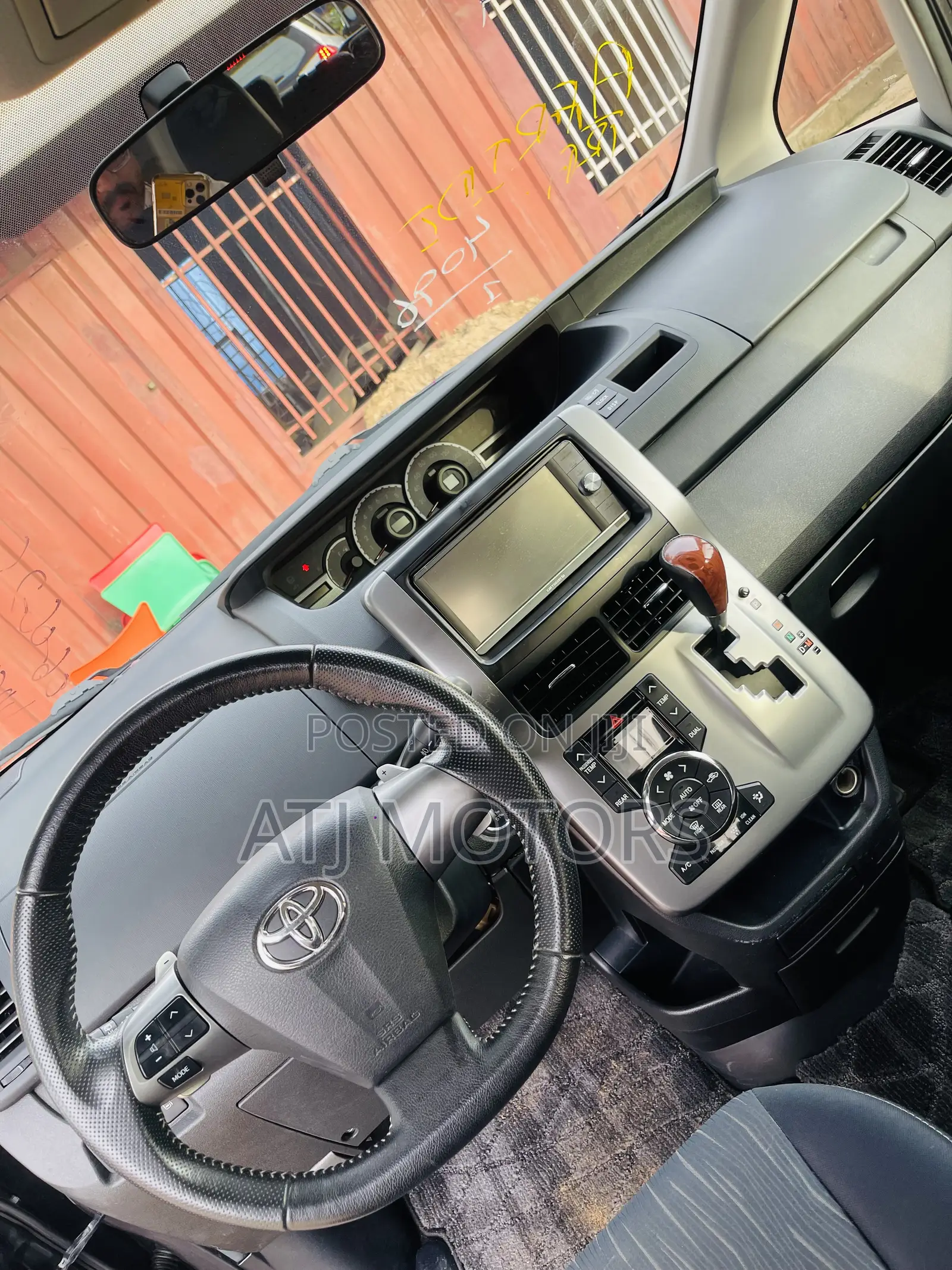 Toyota Voxy 2012 Gray