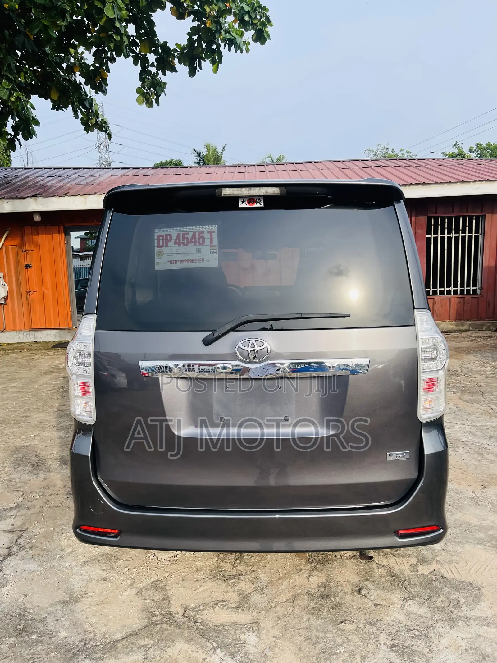 Toyota Voxy 2012 Gray