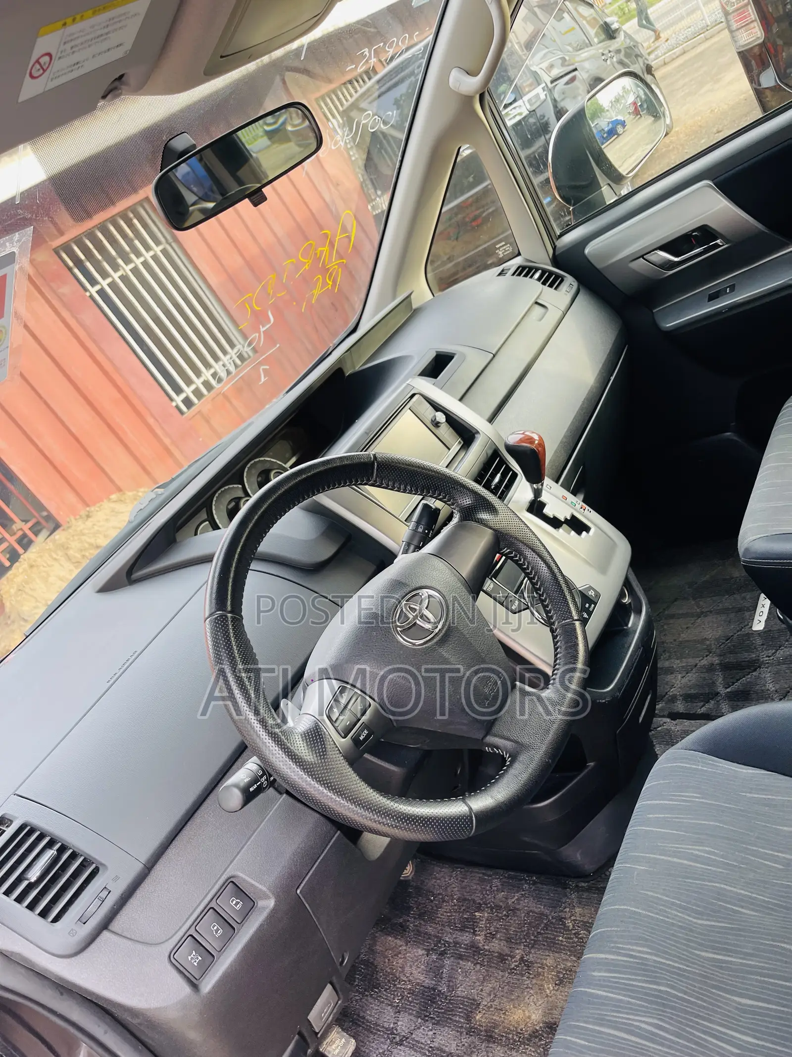 Toyota Voxy 2012 Gray