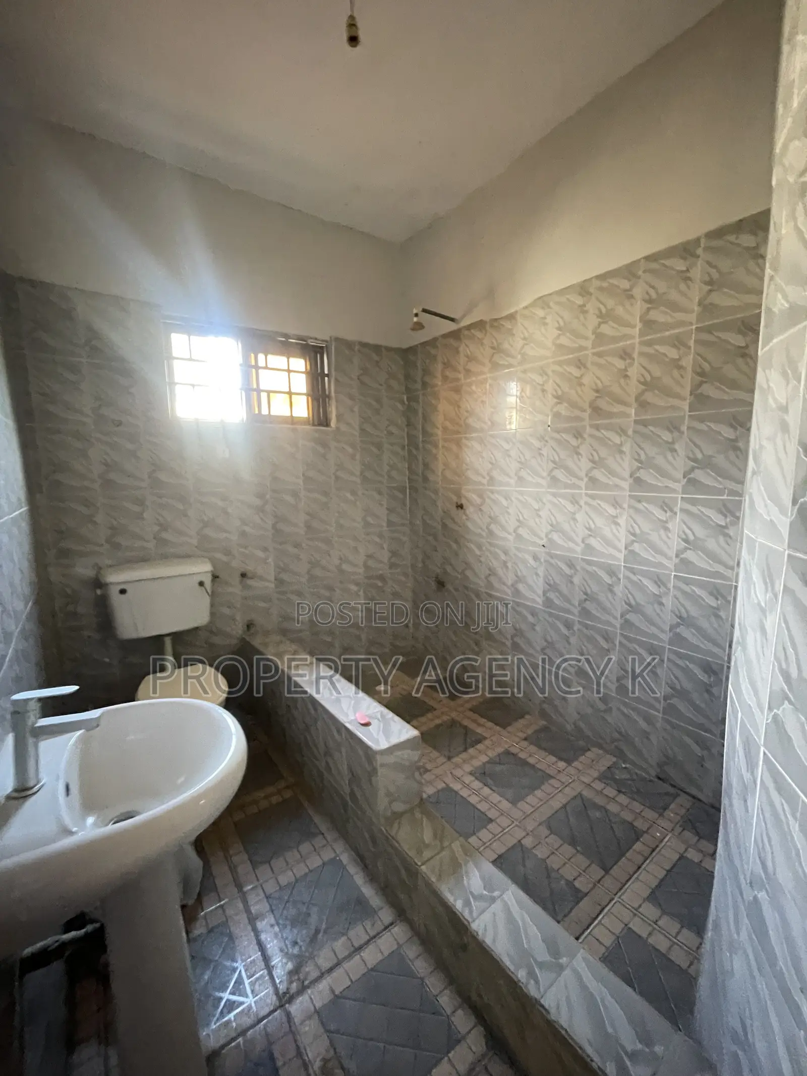 4bdrm House in J Properties, Old Barrier for rent