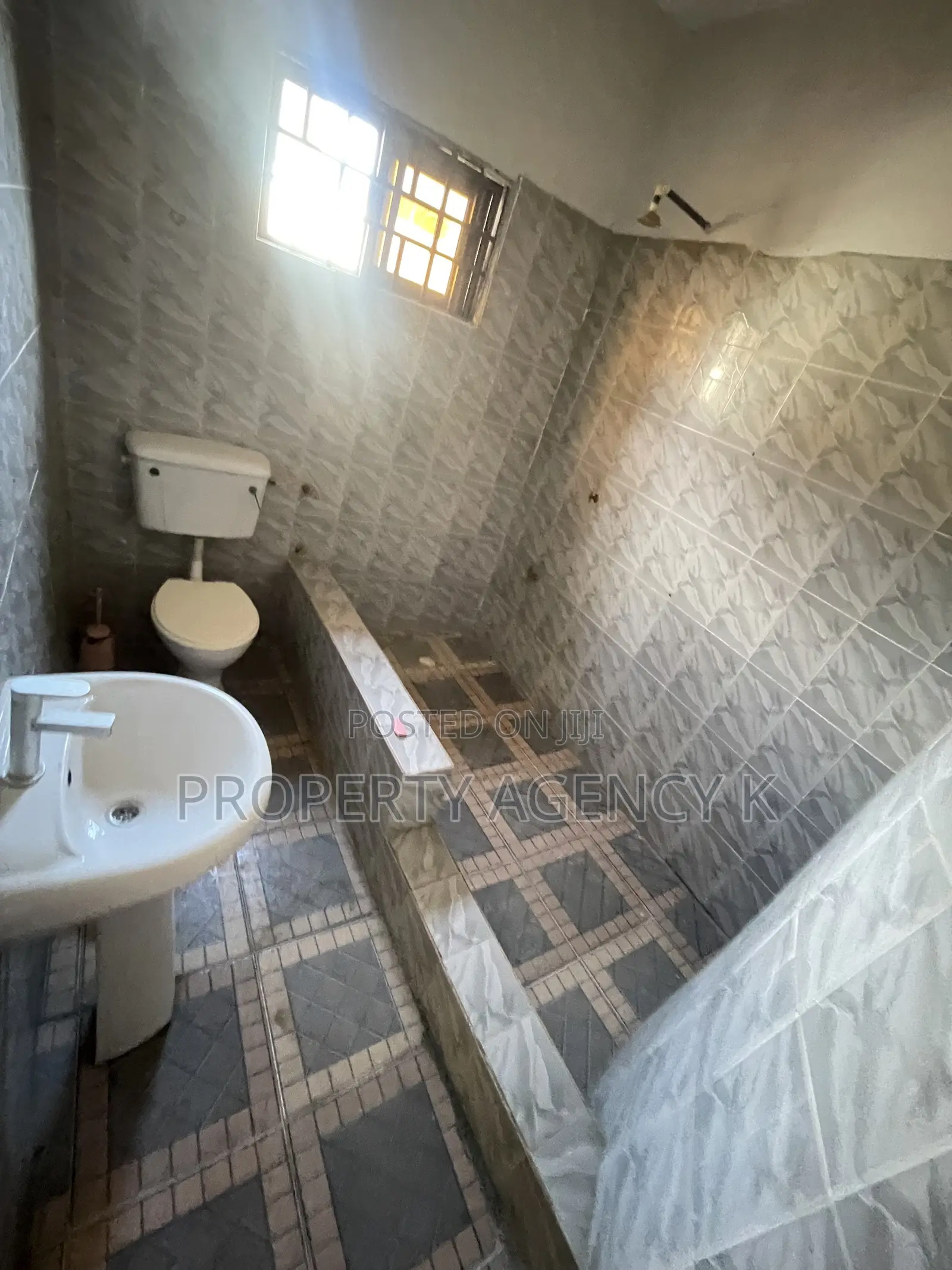 4bdrm House in J Properties, Old Barrier for rent