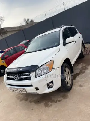 Toyota RAV4 2010 White