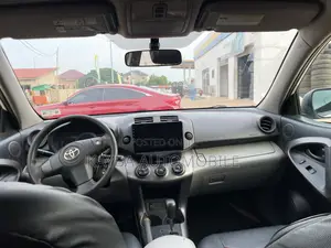Toyota RAV4 2010 White