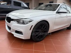 BMW 3 Series 320i RWD 2017 White