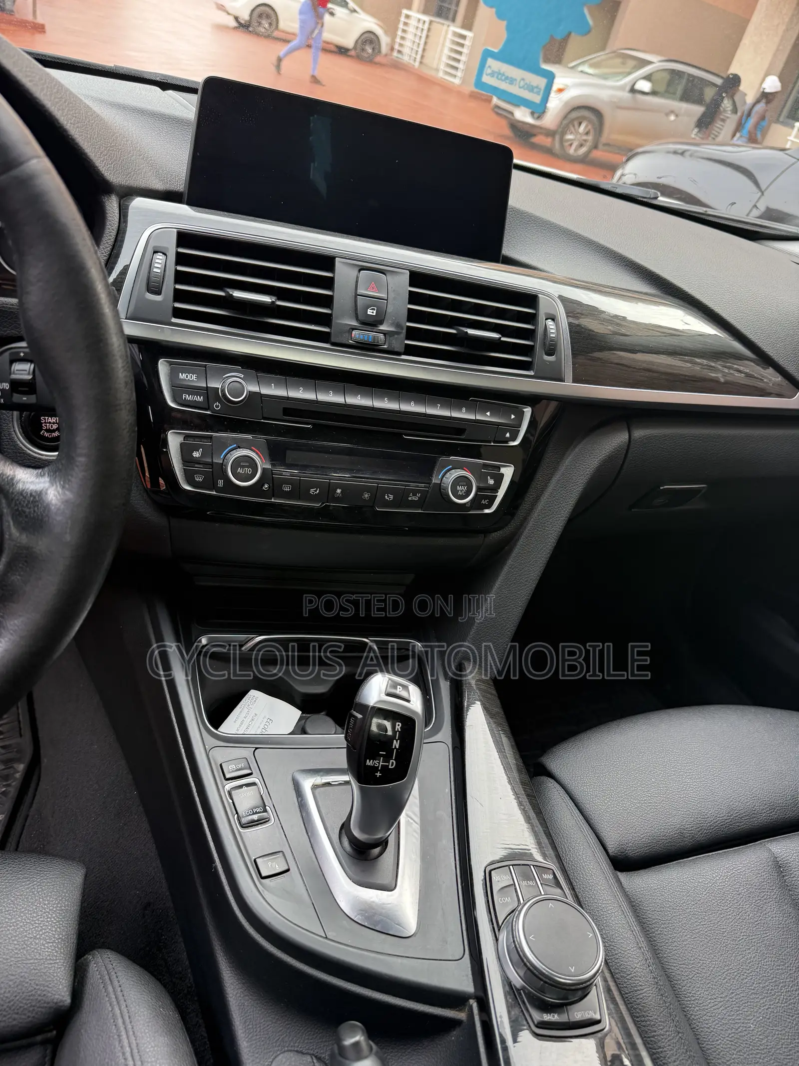 BMW 3 Series 320i RWD 2017 White