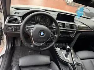 BMW 3 Series 320i RWD 2017 White