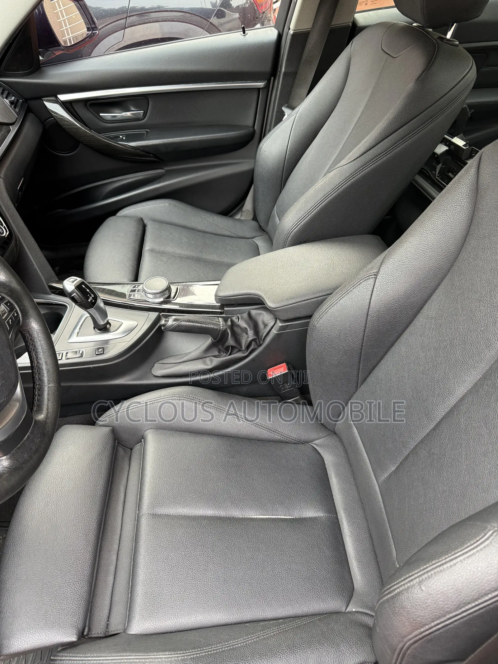 BMW 3 Series 320i RWD 2017 White