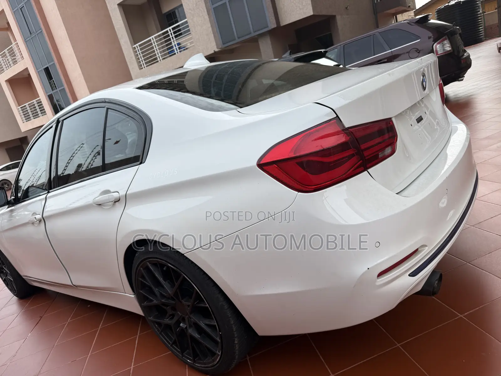 BMW 3 Series 320i RWD 2017 White