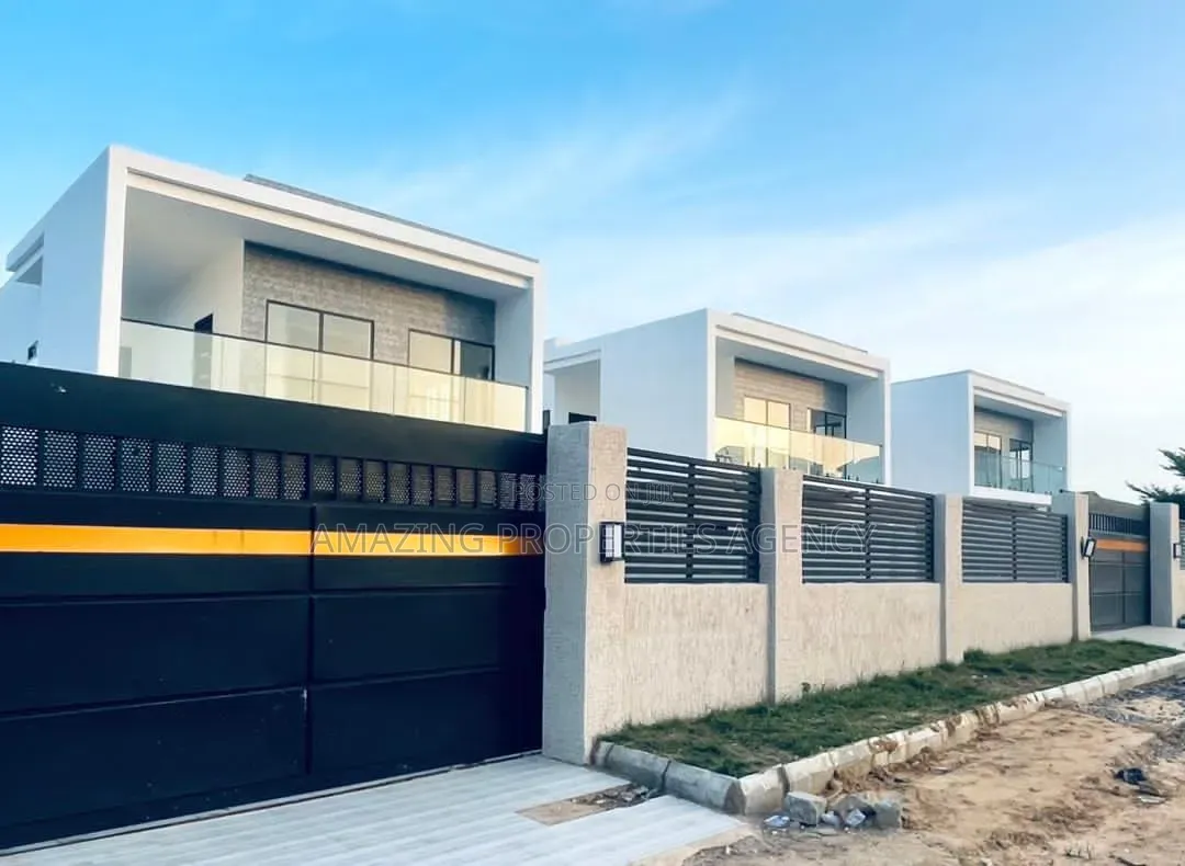 4bdrm House in Adjiringanor, Ability for sale