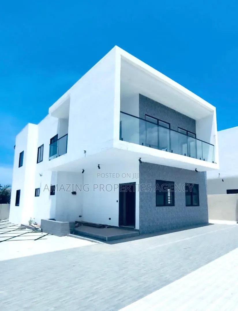 4bdrm House in Adjiringanor, Ability for sale