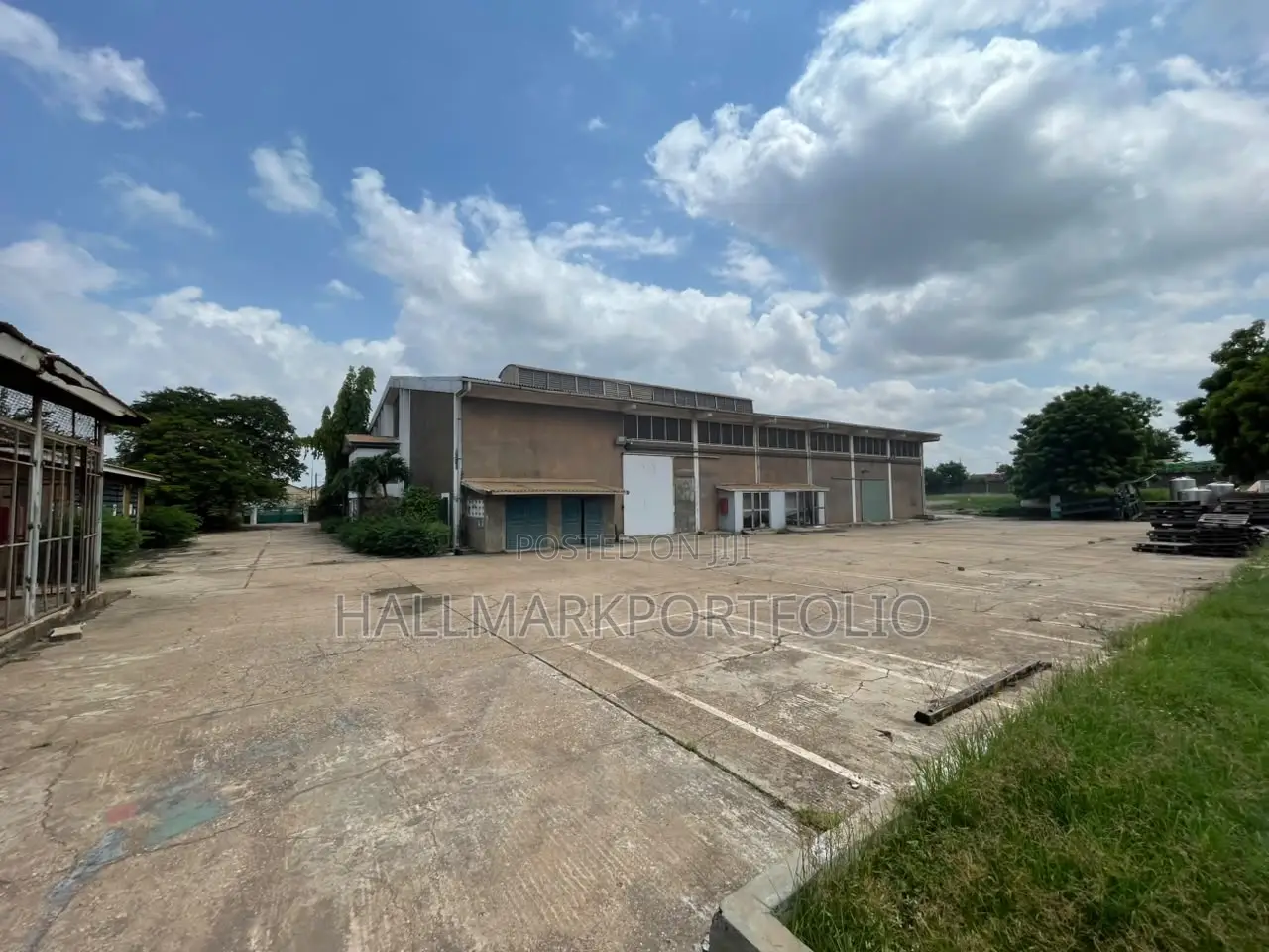 2500 Meter Square Warehouse Tema Industrial Area