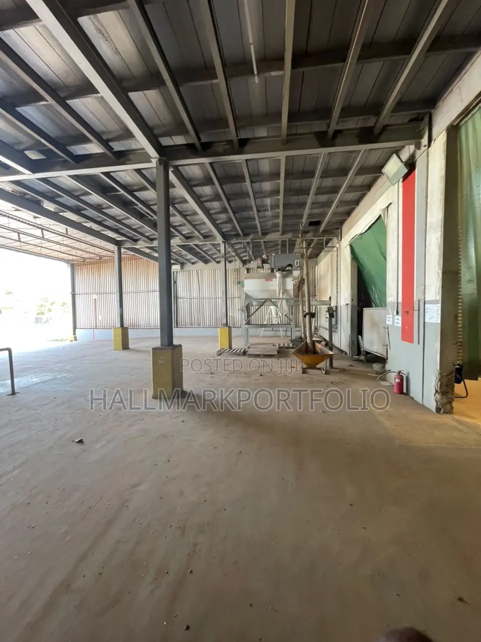 2500 Meter Square Warehouse Tema Industrial Area