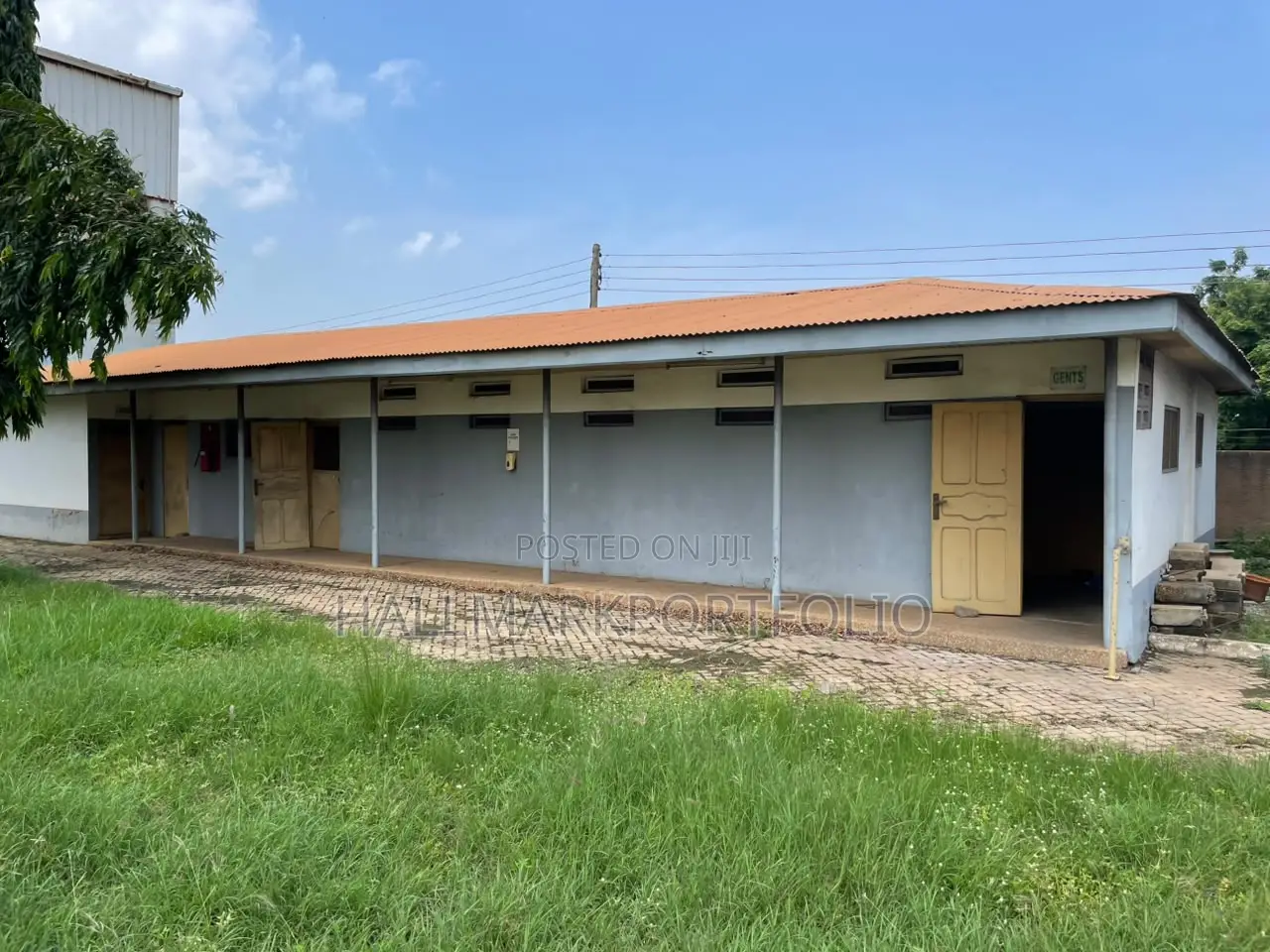 2500 Meter Square Warehouse Tema Industrial Area
