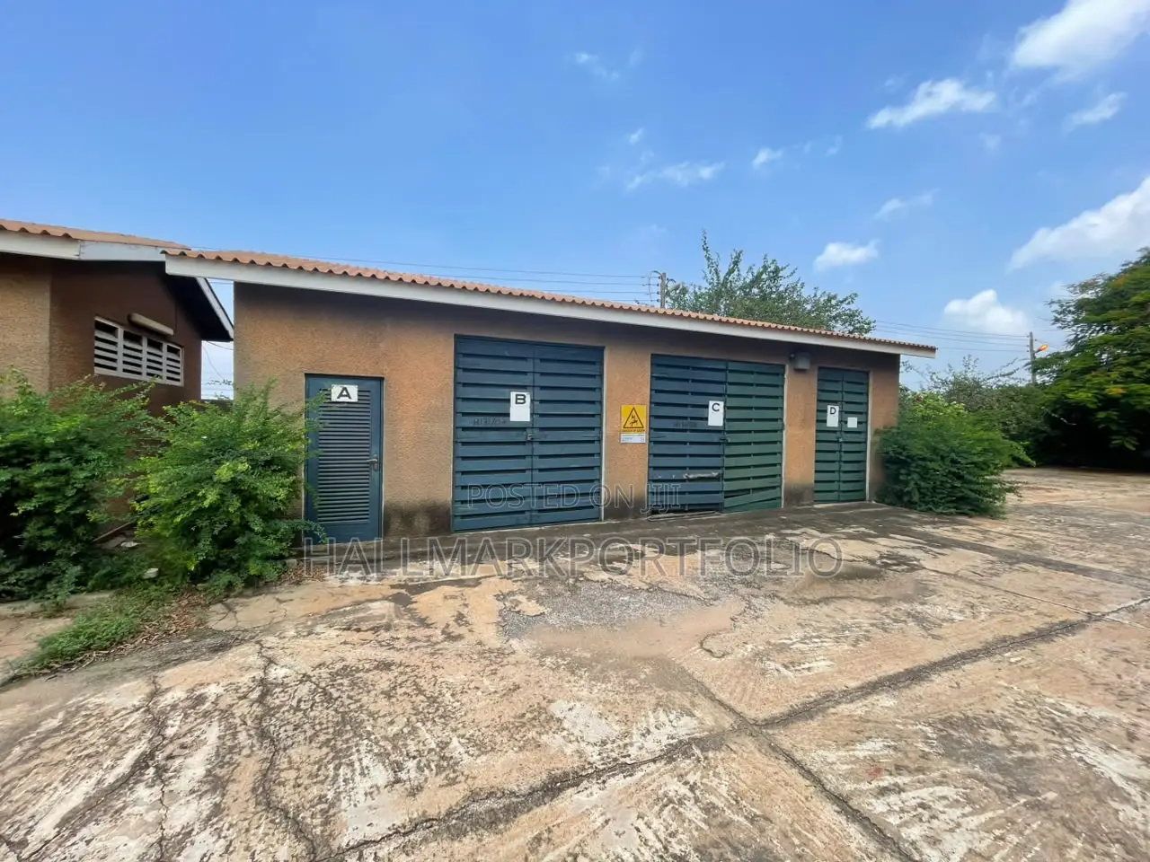 2500 Meter Square Warehouse Tema Industrial Area