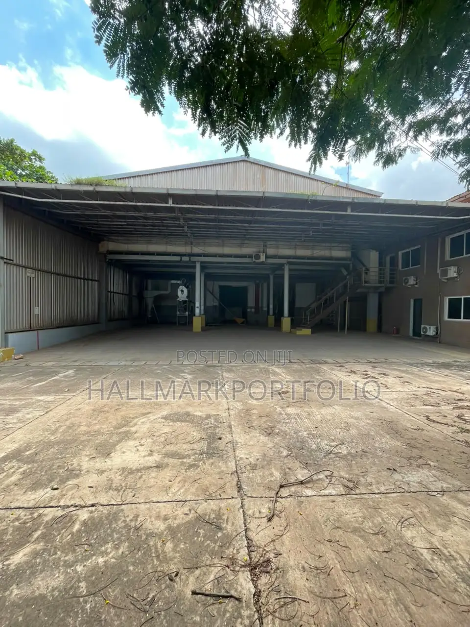 2500 Meter Square Warehouse Tema Industrial Area