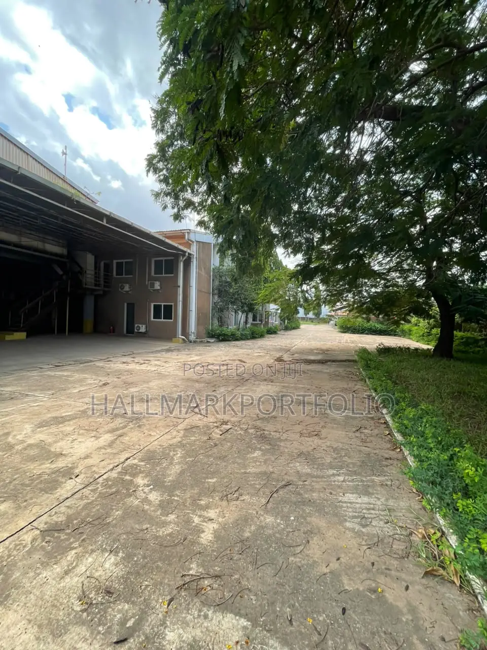 2500 Meter Square Warehouse Tema Industrial Area