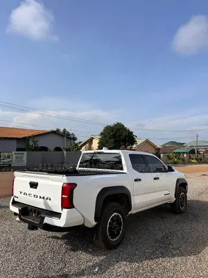 Toyota Tacoma 2024 White