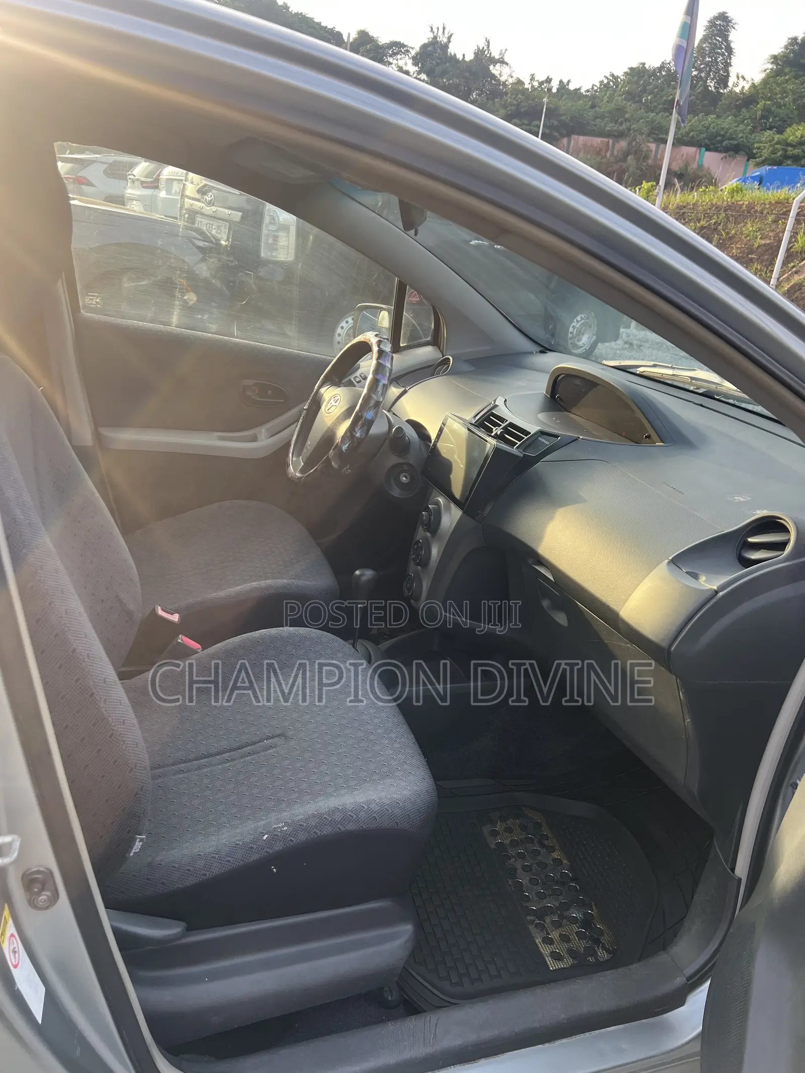 Toyota Yaris 2011