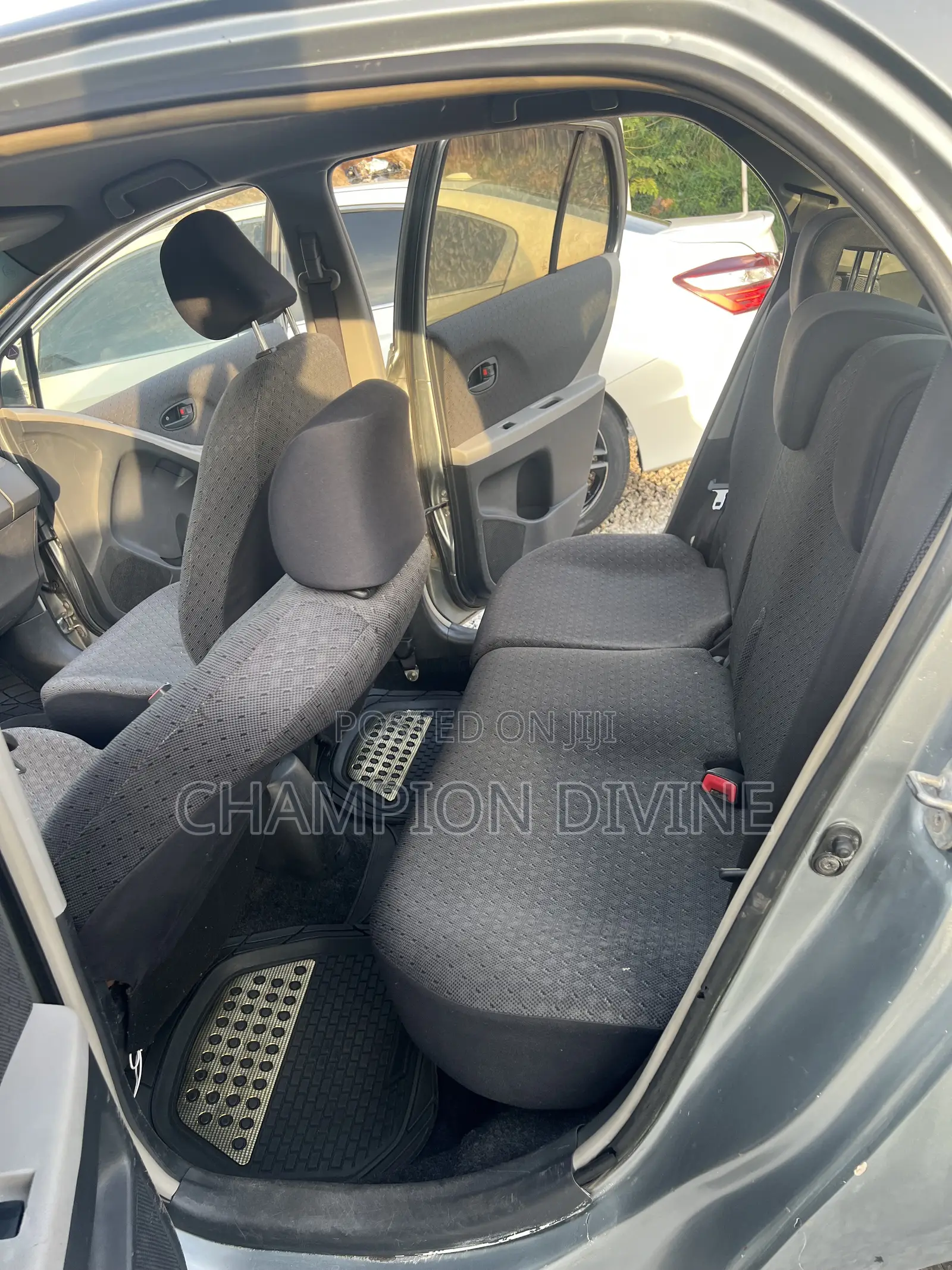 Toyota Yaris 2011