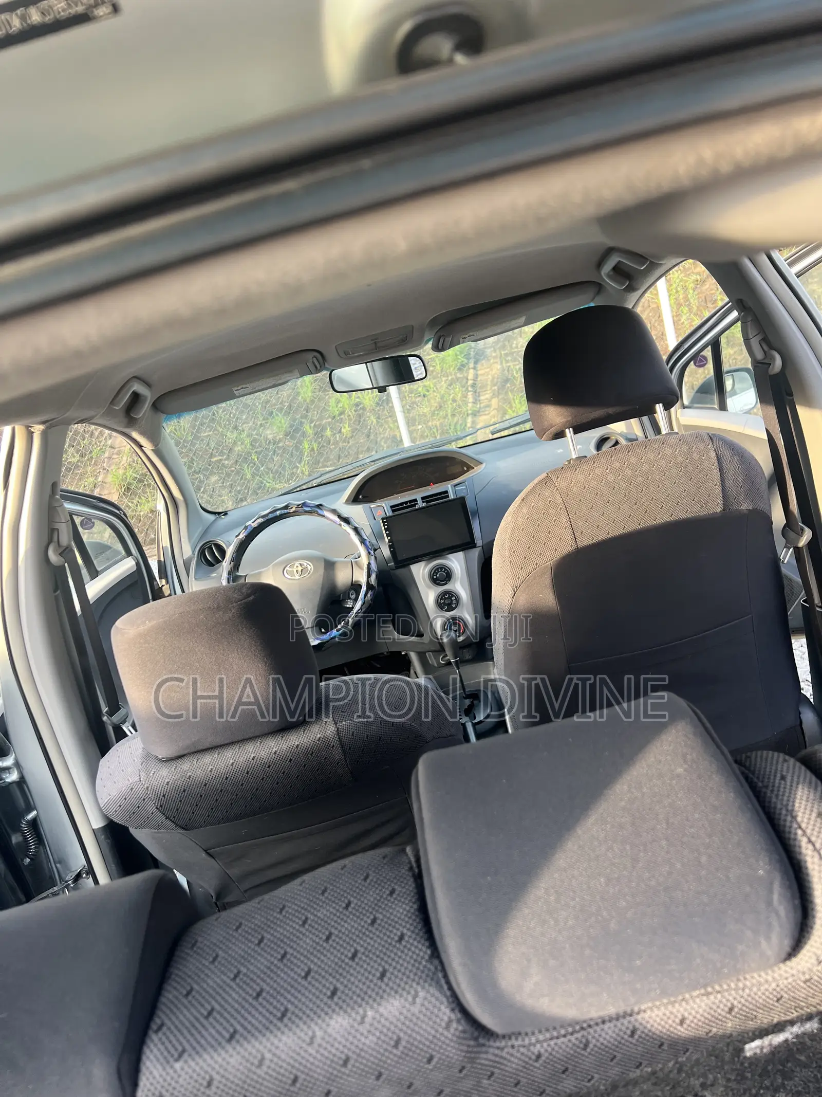 Toyota Yaris 2011