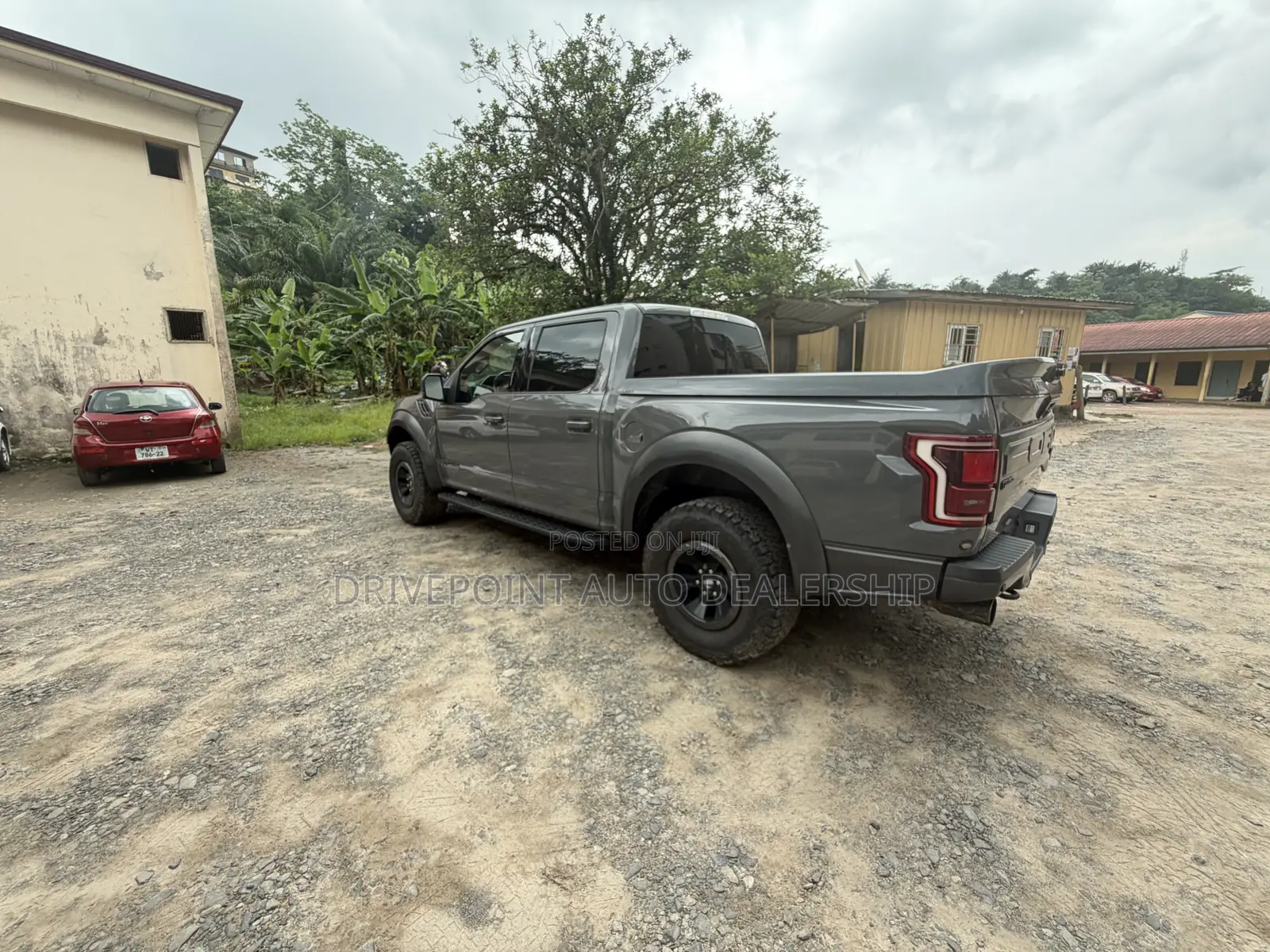Ford F-150 Raptor 4x4 SuperCrew Cab Styleside 5.5 ft. box 145 in. WB