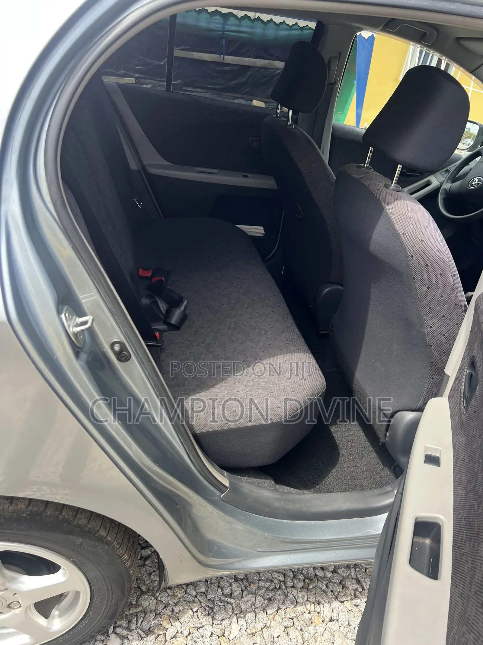 Toyota Vitz 2010