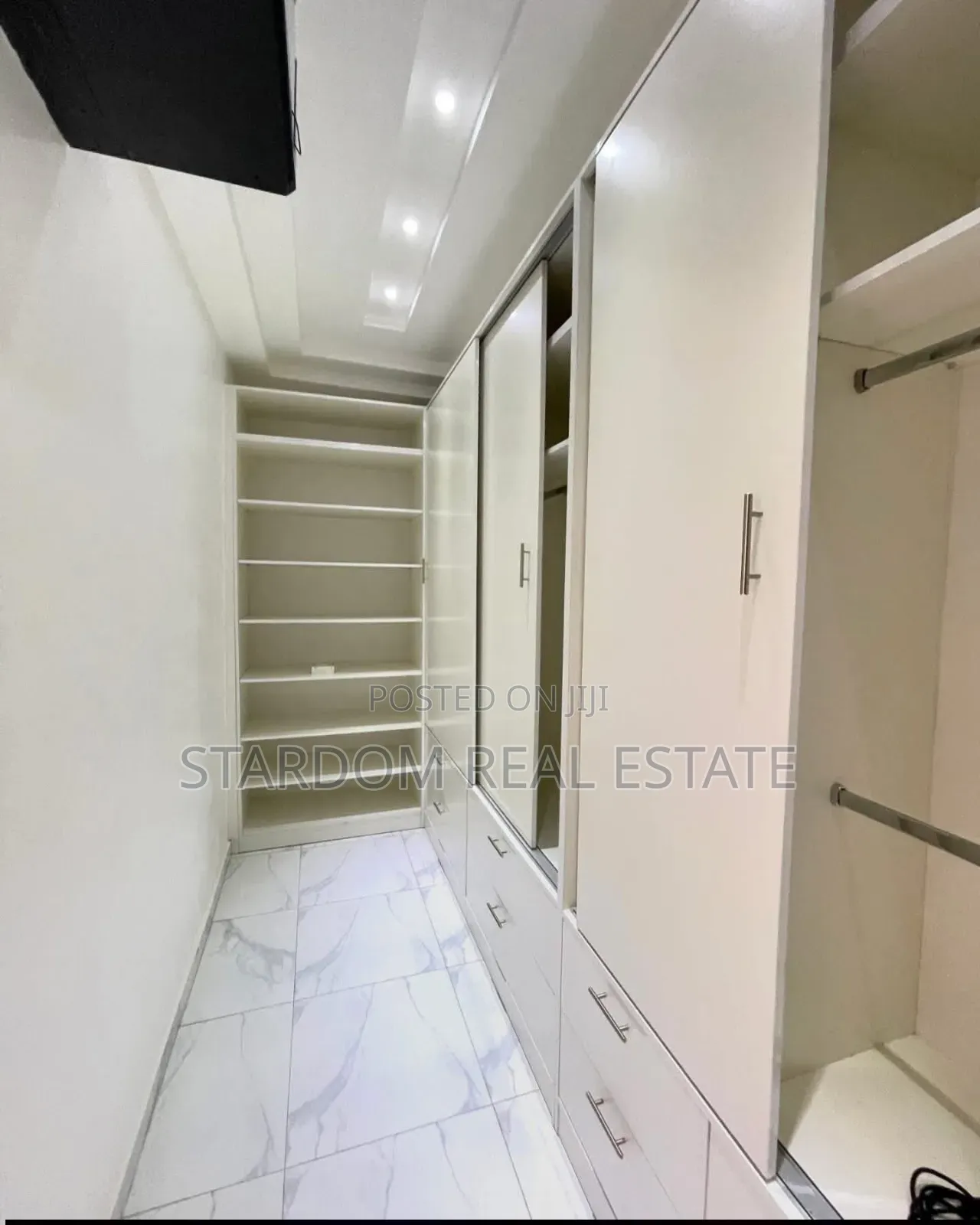 3bdrm Duplex in Borteyman, School Junction for rent