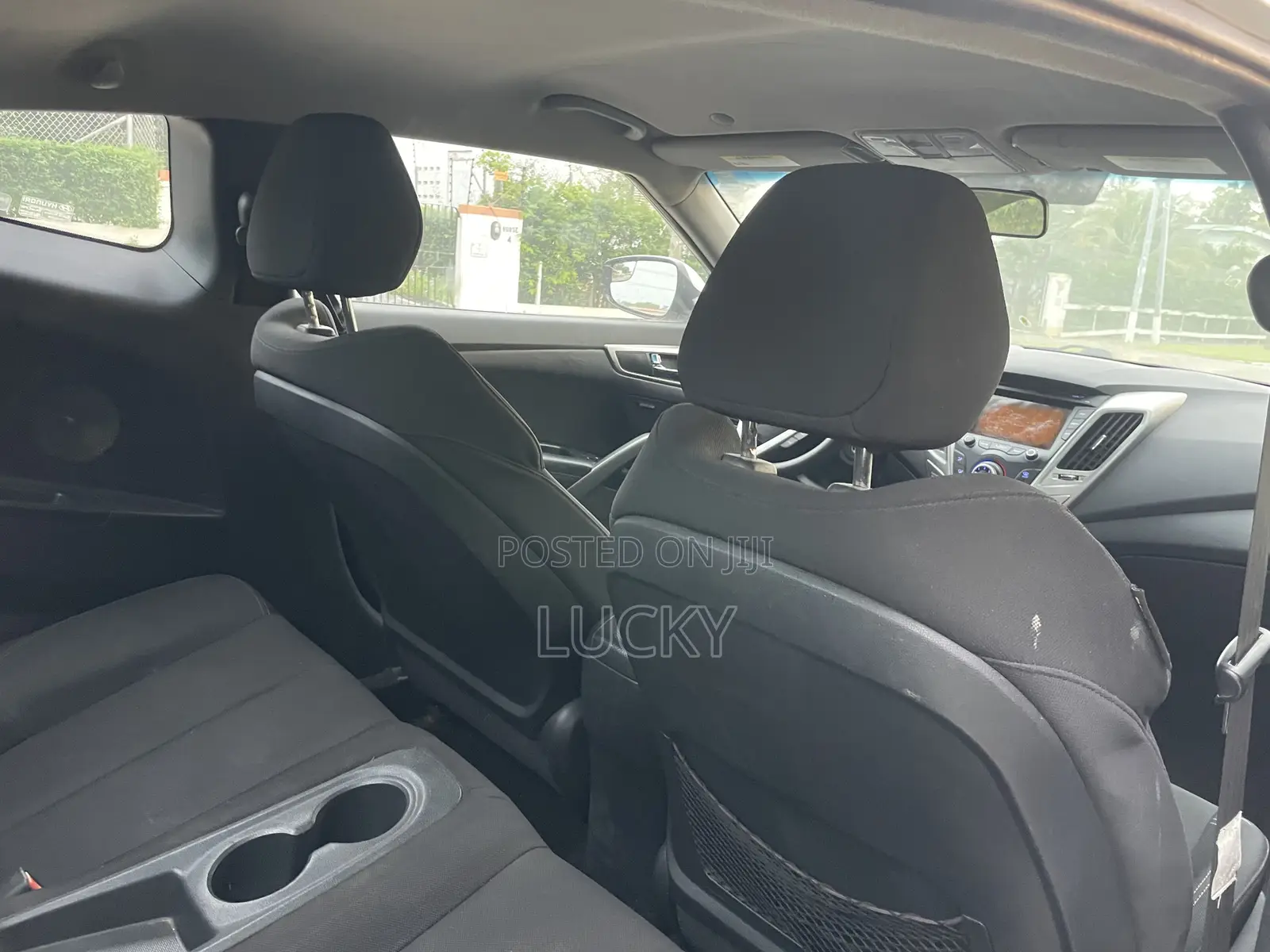 Hyundai Veloster 3dr Hatchback w/Black Interior (1.6L 4cyl 6AM) 2015
