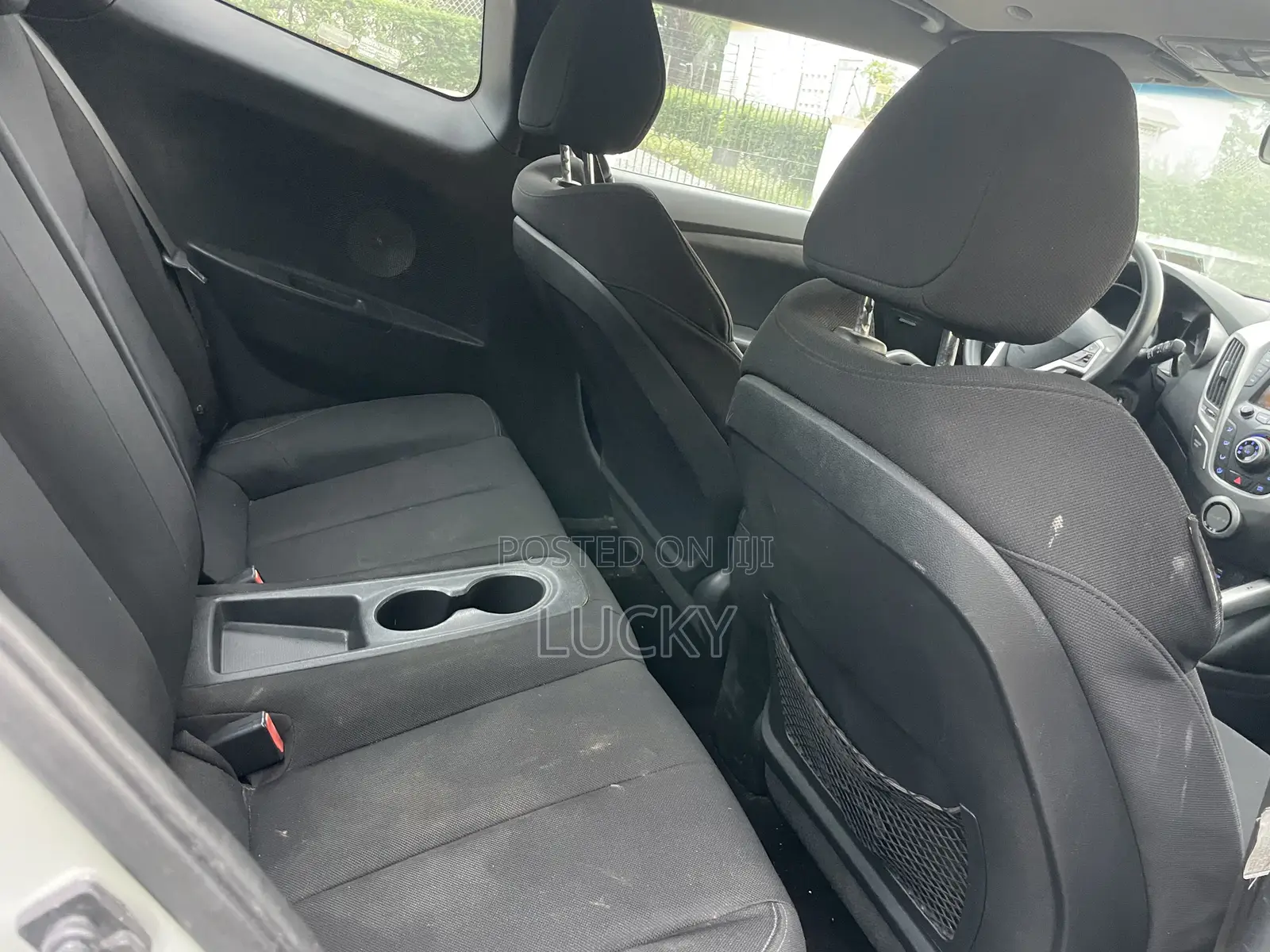 Hyundai Veloster 3dr Hatchback w/Black Interior (1.6L 4cyl 6AM) 2015