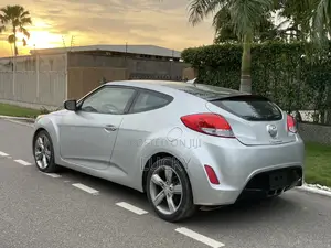 Hyundai Veloster 3dr Hatchback w/Black Interior (1.6L 4cyl 6AM) 2015